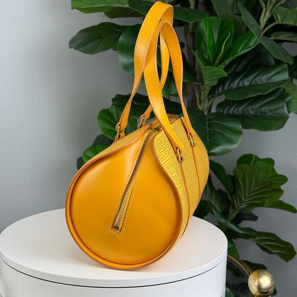 💎✨ Authentic LOUIS VUITTON Epi Tassil Soufflot Bag - Picture 3 of 8